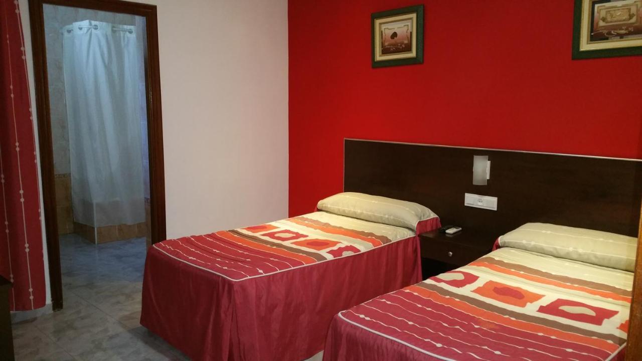 Hostal El Lirio بويويوس بار ديل كوندادو المظهر الخارجي الصورة