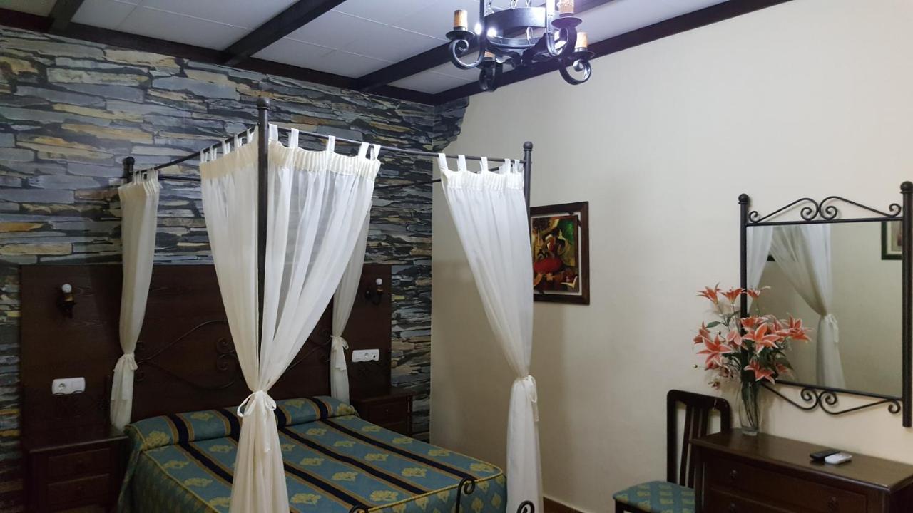 Hostal El Lirio بويويوس بار ديل كوندادو المظهر الخارجي الصورة