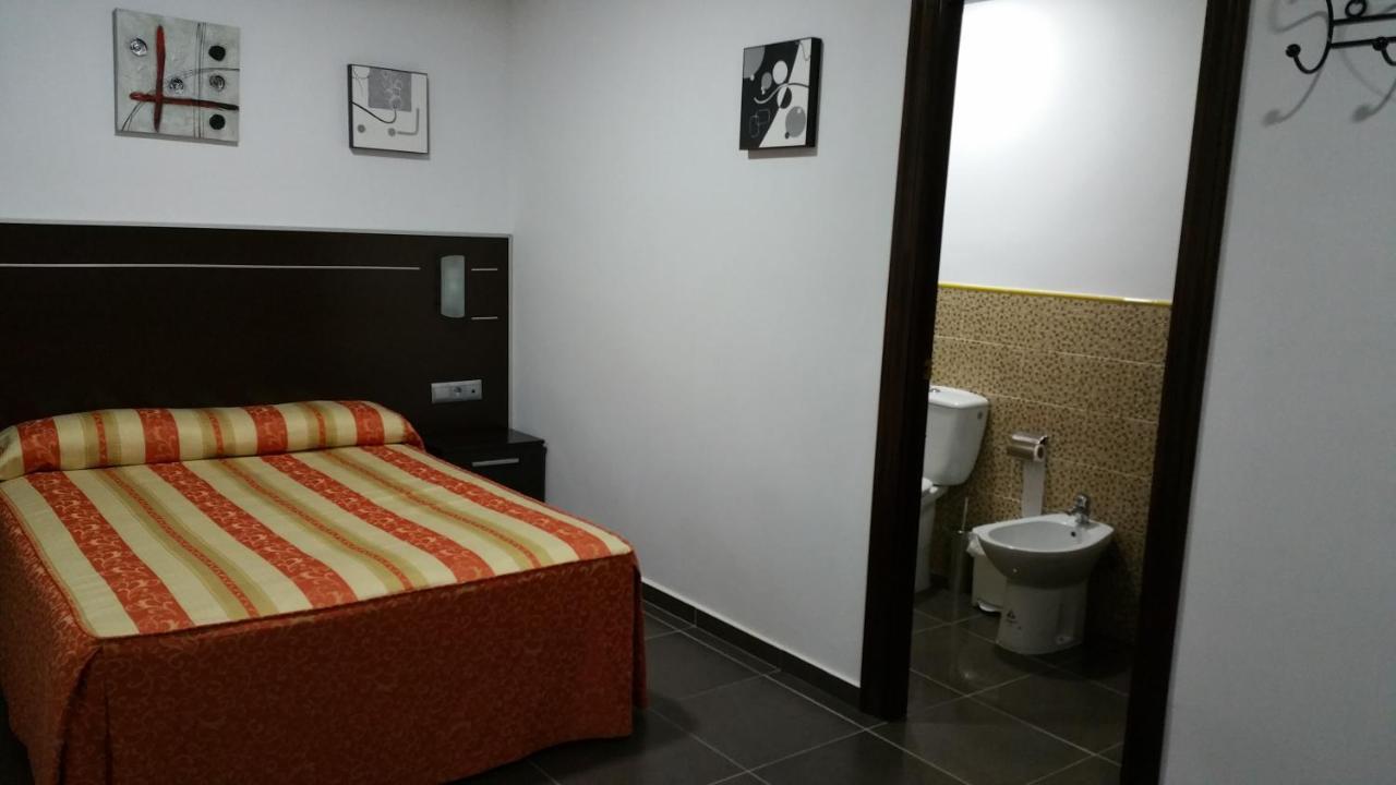 Hostal El Lirio بويويوس بار ديل كوندادو المظهر الخارجي الصورة