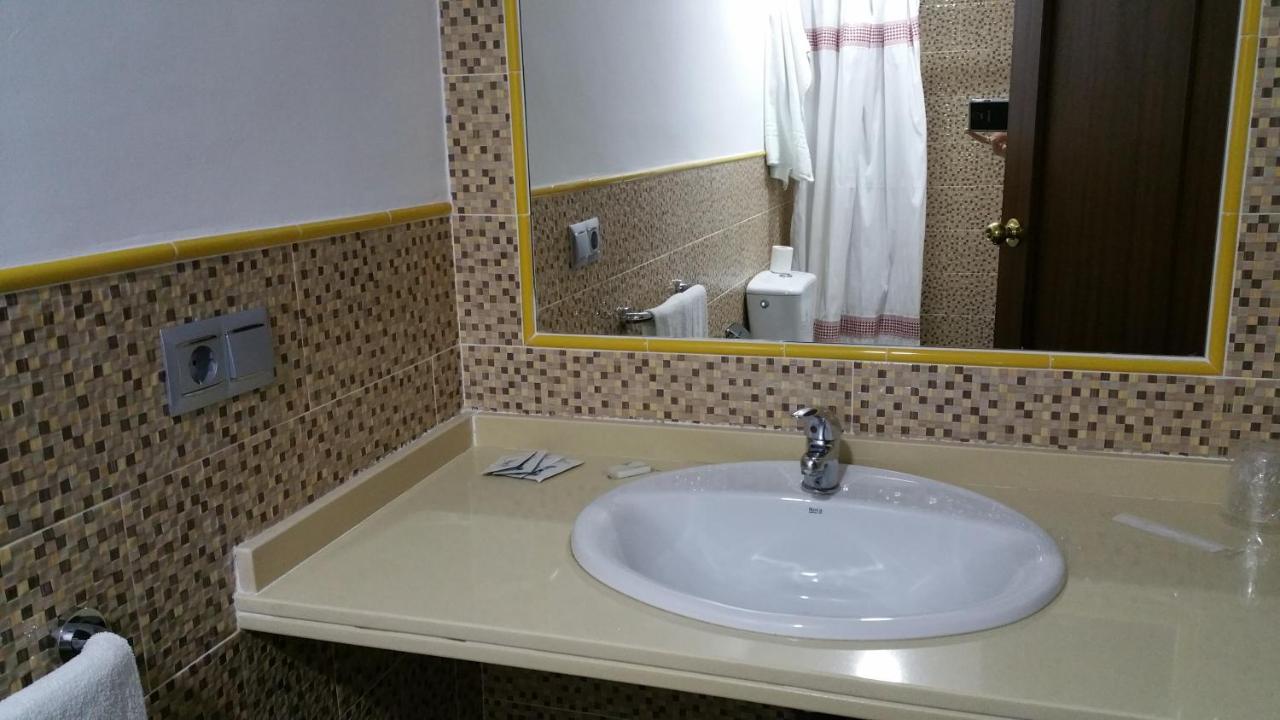 Hostal El Lirio بويويوس بار ديل كوندادو المظهر الخارجي الصورة