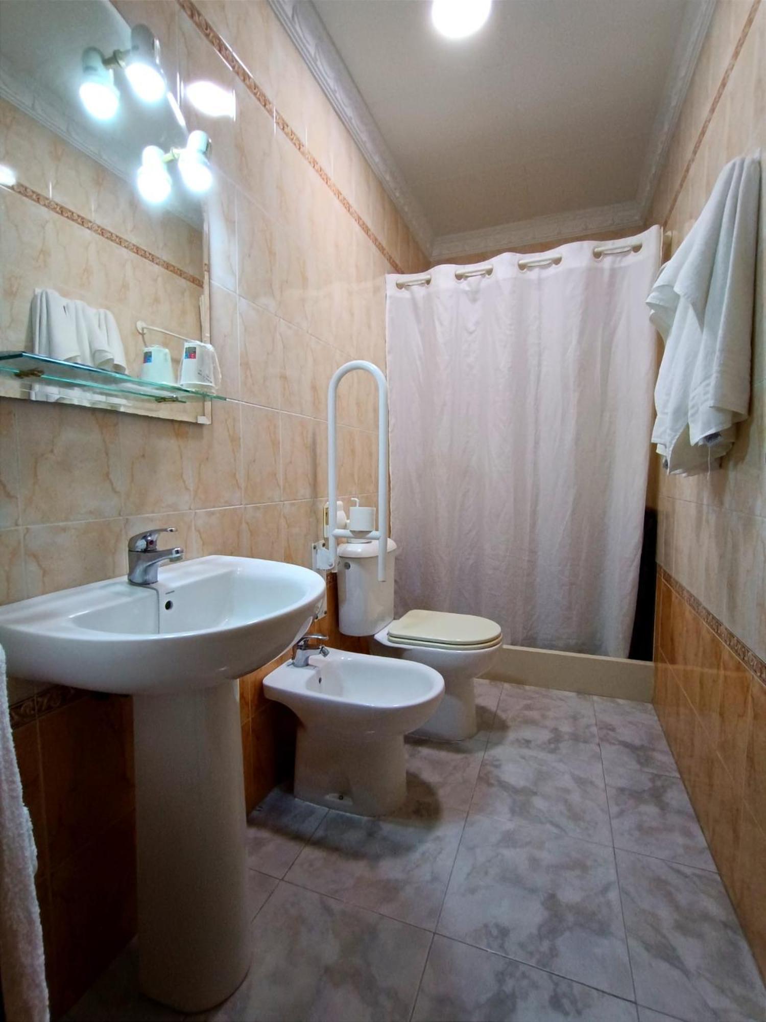 Hostal El Lirio بويويوس بار ديل كوندادو المظهر الخارجي الصورة